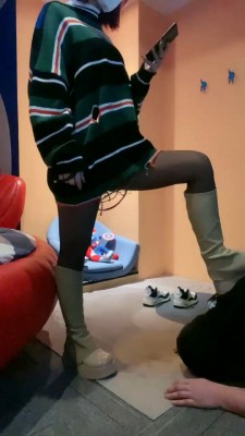 【网盘】【伍玥】长靴+运动鞋踩小胖 bf22744