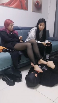 【网盘】【吴迪】带闺蜜玩sm游戏 bf22782