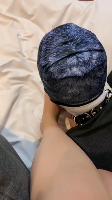 【网盘】【妮妮sama】裸足黑袜皮鞋踩食物 bf22792