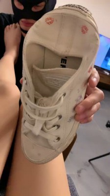 【网盘】【宝爷】高跟鞋丝袜/小白鞋踩狗 bf22952