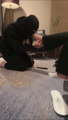 【网盘】【西竹】小白鞋高跟黑丝让狗舔 bf22911