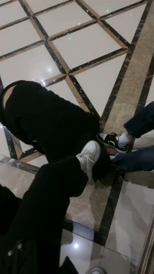 【网盘】【桃幼幼】学生主户外溜双狗 bf23005