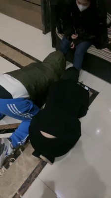 【网盘】【桃幼幼】学生主户外溜双狗 bf23005