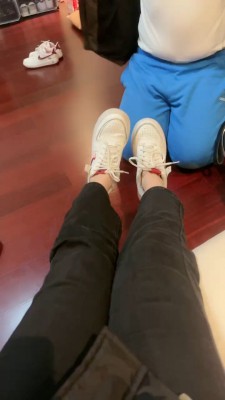 【网盘】【桃幼幼】学生主户外溜双狗 bf23005