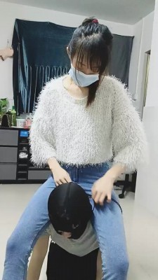 【网盘】【美娜格格】御姐范帆布鞋白袜辱狗 bf22997