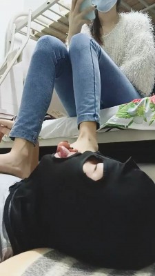 【网盘】【美娜格格】御姐范帆布鞋白袜辱狗 bf22997