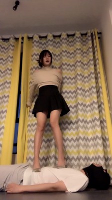 【网盘】【宝爷】高跟鞋全体重踩踏 bf22989