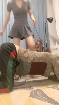 【网盘】【成都DS】车模脚下贱奴 bf23051