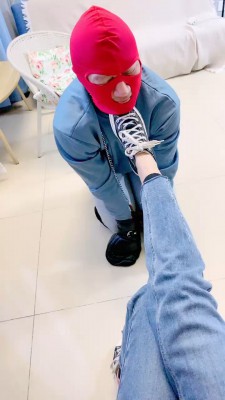 【网盘】【美离子】帆布鞋强迫路人做狗碾压踩打踢 bf23271