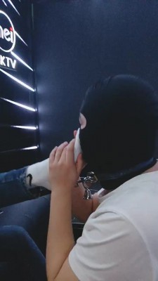 【网盘】【美娜格格】3素人女王KTv群调群虐 bf23295