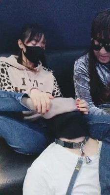 【网盘】【美娜格格】3素人女王KTv群调群虐 bf23295