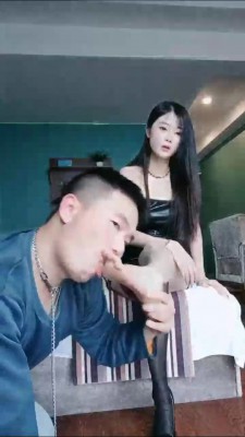 【网盘】【狐狸女皇】超高颜值车模暴力上课【双视角版】 bf23296