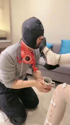 【网盘】【小劳拉】超重口-强制开口器喂脏水口水呕吐物 bf23376