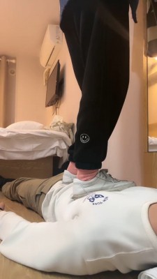 【网盘】【诗酒S】脏小白鞋棉袜踩狗 bf23511