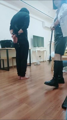 【网盘】【雯雯】长靴素人白领五花大绑虐 bf23662