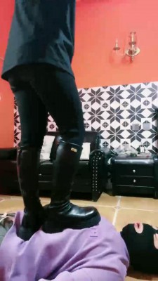 【网盘】【兰昕】惩罚靴奴踩踏耳光 bf23704