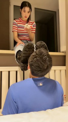 【网盘】【年华S】脏短靴踩踏食物喂食贱狗 bf23727