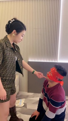 【网盘】【鑫儿教主】深夜狂抽耳光 bf23740