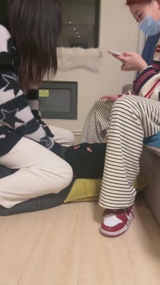 【网盘】【酒酿丸子】双S学生妹运动鞋狂踩【续集【双视角版】 bf23726