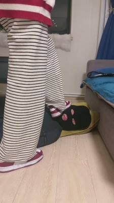 【网盘】【酒酿丸子】双S学生妹运动鞋狂踩【续集【双视角版】 bf23726