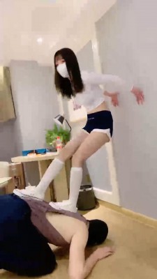 【网盘】【浅夏大大】运动小妹踩踏狗舔脏鞋底 bf23798