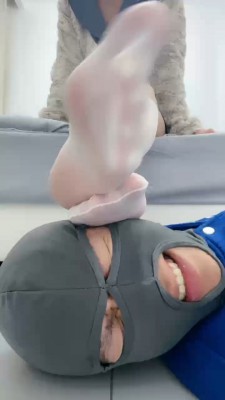 【网盘】【ccyouer】脏鞋底白丝踩脚垫 bf23823