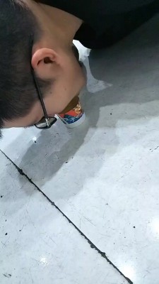 【网盘】【疯狂浪子】素人全体重踩踏 bf23923