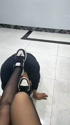 【网盘】【疯狂浪子】素人全体重踩踏 bf23923