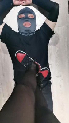 【网盘】【小爷】AJ黑丝全体重踩踏专场 bf23944