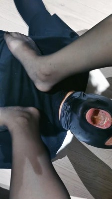 【网盘】【小爷】AJ黑丝全体重踩踏专场 bf23944