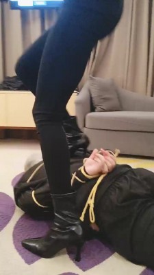 【网盘】【美娜格格】精神小妹暴力讨债 bf23958