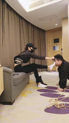 【网盘】【美娜格格】精神小妹暴力讨债 bf23958