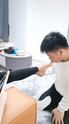 【网盘】【海绵大大】小白鞋白袜辱贱狗 bf24014