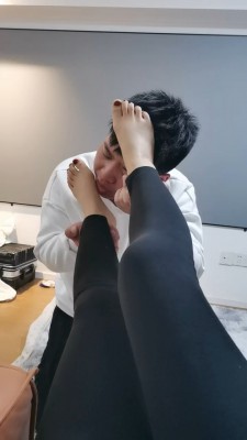 【网盘】【海绵大大】小白鞋白袜辱贱狗 bf24014