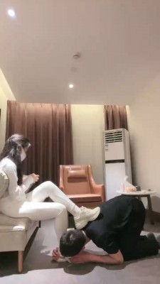 【网盘】【梵一】夜跑后原味鞋袜羞辱 bf24069