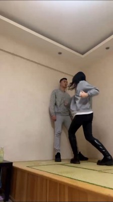 【网盘】【年华S】素人长靴碾压/头压垃圾桶/踩踏踢打 bf24177