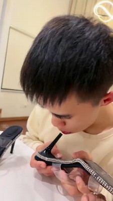 【网盘】【泡芙大人】黑丝脚踩大嘴狗/喝圣水 bf24467