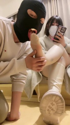 【网盘】【南星】模特过膝靴丝足调狗舔/耳光打出血/踩踏深喉 bf24540