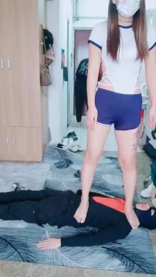 【网盘】【大乔】小白鞋棉袜全体重踩双狗 bf24578