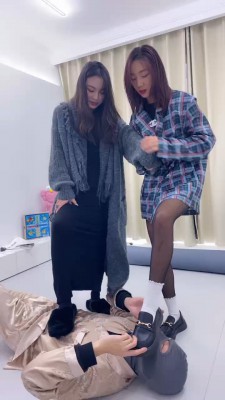 【网盘】【术术】黑白棉袜-带素人闺蜜入圈 bf24594