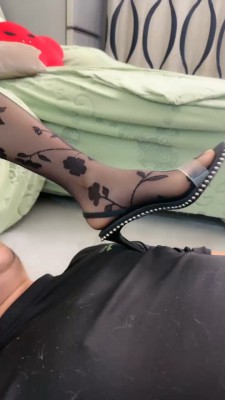 【网盘】【素人星探】护士姐姐特殊治疗/强迫圣水/脚捂脸/踩踏 bf24637