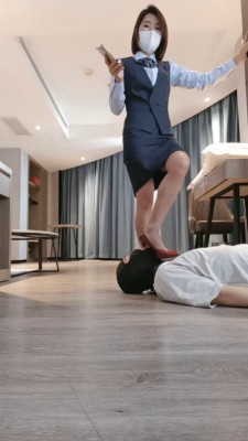 【网盘】【芊兮殿下】银行女职员tj-骑脖子/转胯/鞭打 bf24721