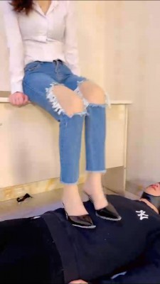 【网盘】【冷鸢大大】高跟鞋全体重踩踏 bf24829