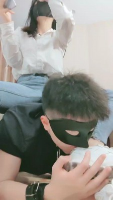 【网盘】【妮蔻】小白鞋棉袜裸足羞辱贱狗 bf24913