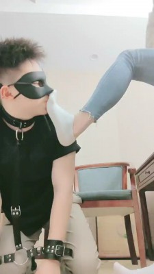 【网盘】【妮蔻】小白鞋棉袜裸足羞辱贱狗 bf24913