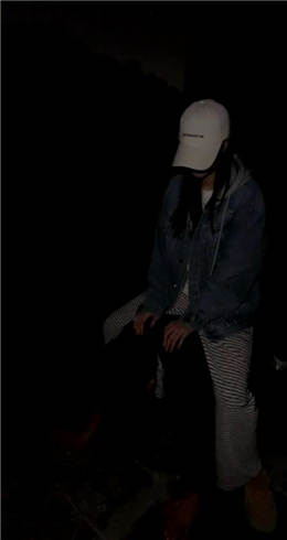 【网盘】【菲菲S】天台制服猥琐男  JS23030107