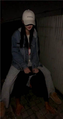 【网盘】【菲菲S】天台制服猥琐男  JS23030107