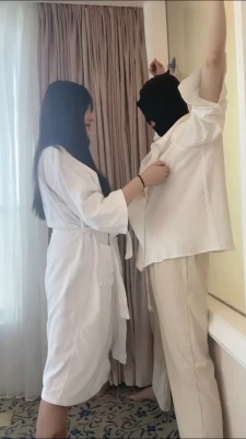 【网盘】【77大人】高档酒店伺候白富美起床 bf25022