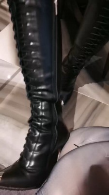 【网盘】【冷御女王】皮衣御姐掐狗肉 bf25036