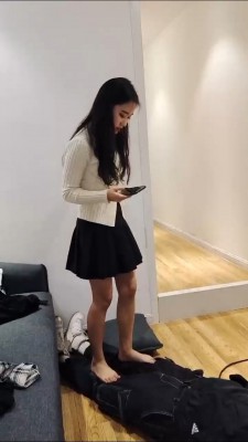 【网盘】【恩可S】御姐恋足调/踩踏碾压 bf25096